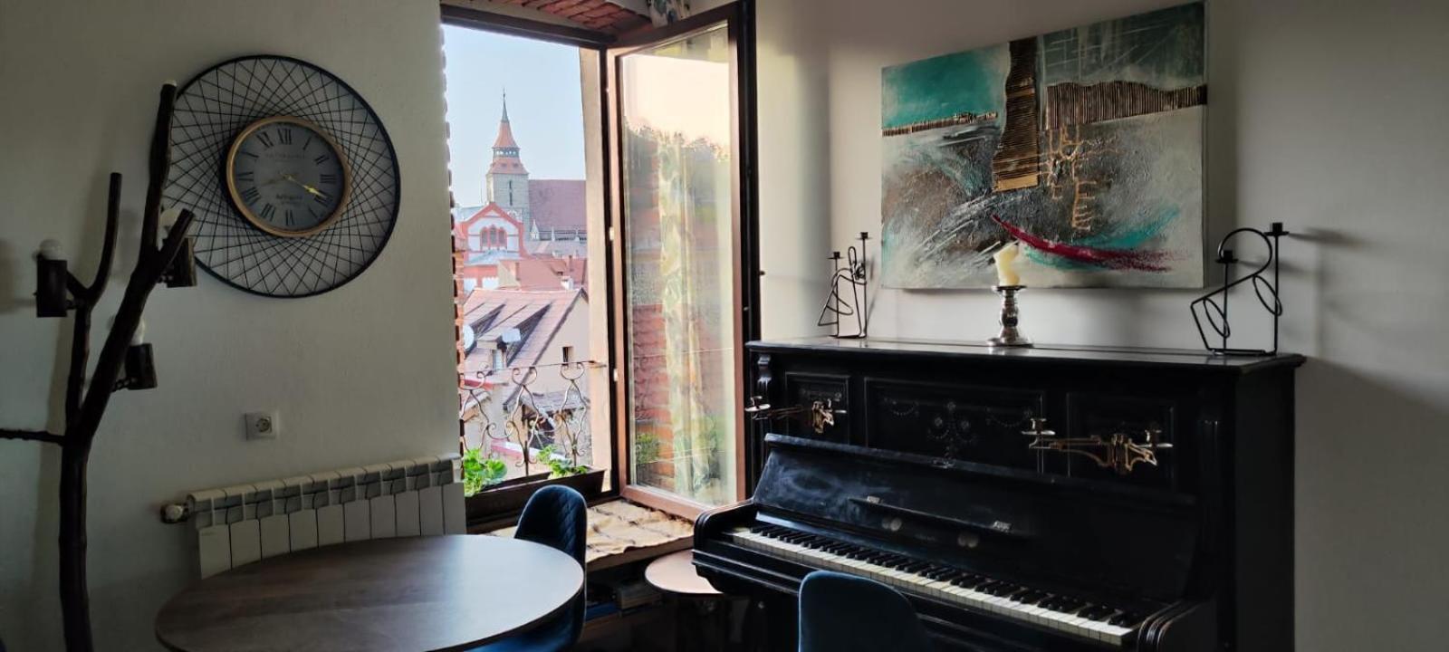 Charm Old Town Studio Брашов Екстериор снимка